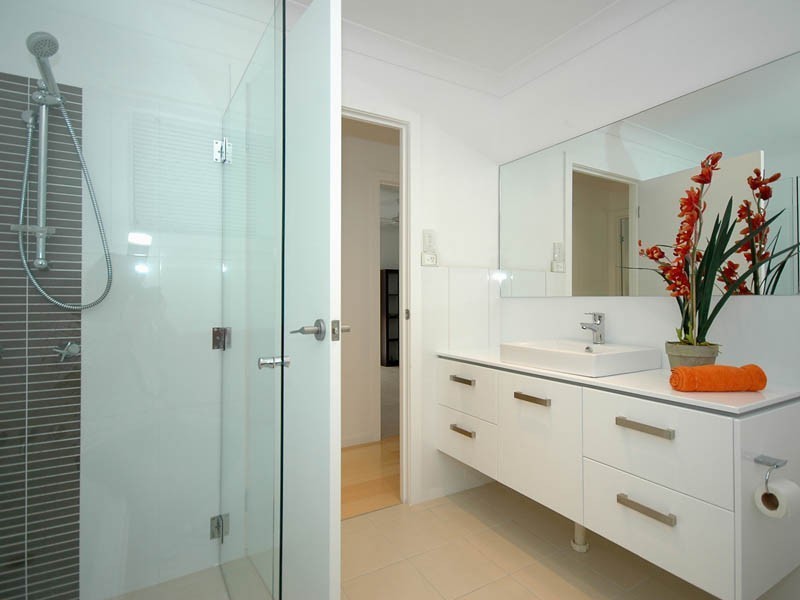 18 Coogeen Street, Sorrento QLD 4217