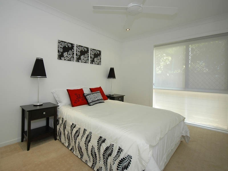 18 Coogeen Street, Sorrento QLD 4217