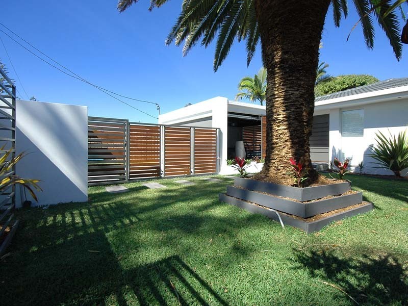 18 Coogeen Street, Sorrento QLD 4217