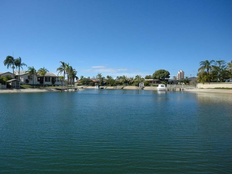85 T E Peters Drive, Broadbeach Waters QLD 4218