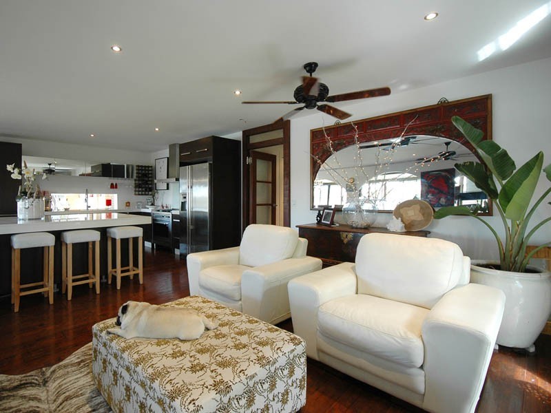 85 T E Peters Drive, Broadbeach Waters QLD 4218