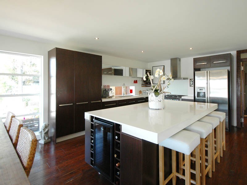 85 T E Peters Drive, Broadbeach Waters QLD 4218