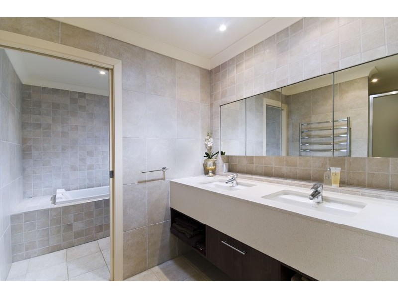 79 River Crescent, Broadbeach Waters QLD 4218