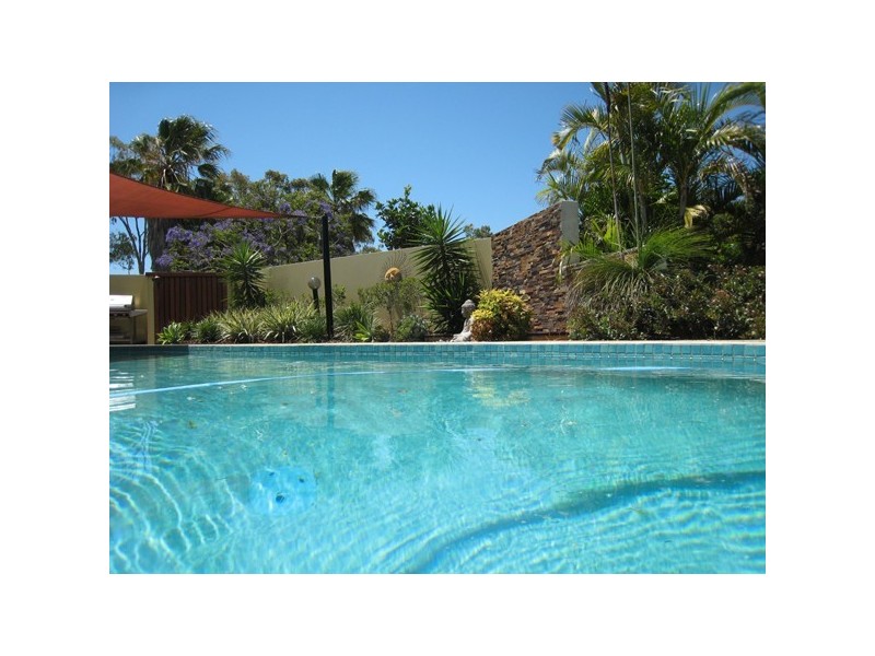 4 Bombala Street, Broadbeach Waters QLD 4218