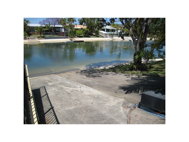 4 Bombala Street, Broadbeach Waters QLD 4218