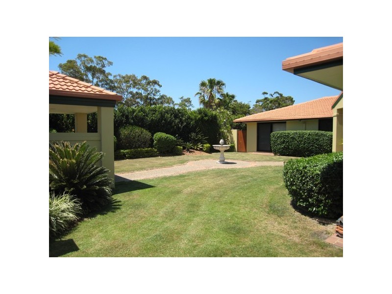4 Bombala Street, Broadbeach Waters QLD 4218