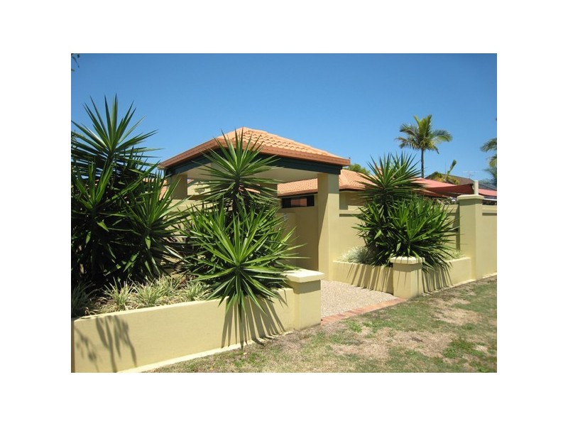 4 Bombala Street, Broadbeach Waters QLD 4218