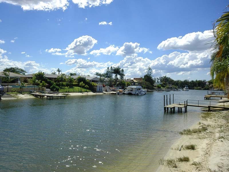 6 Cedar Place, Broadbeach Waters QLD 4218