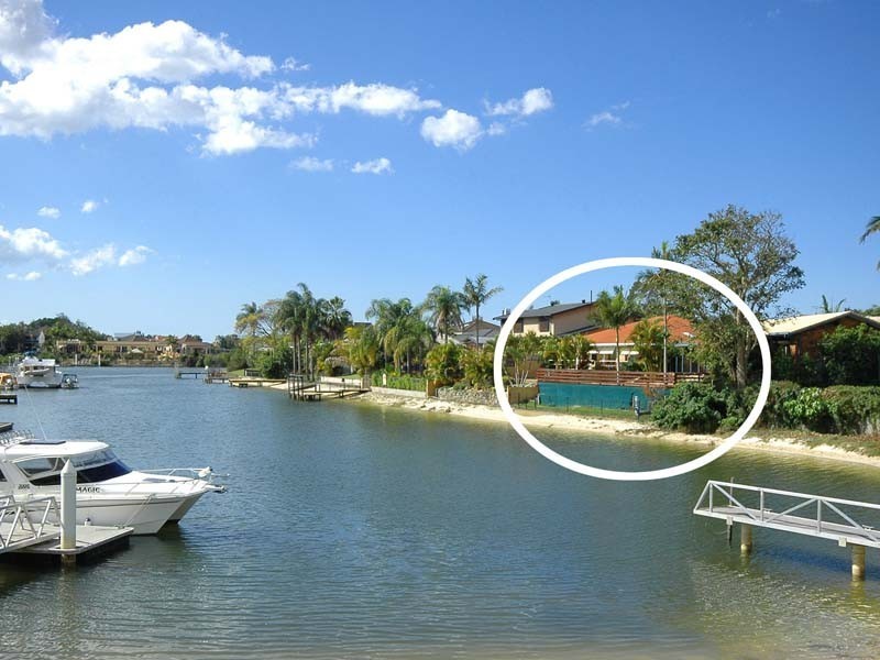 6 Cedar Place, Broadbeach Waters QLD 4218
