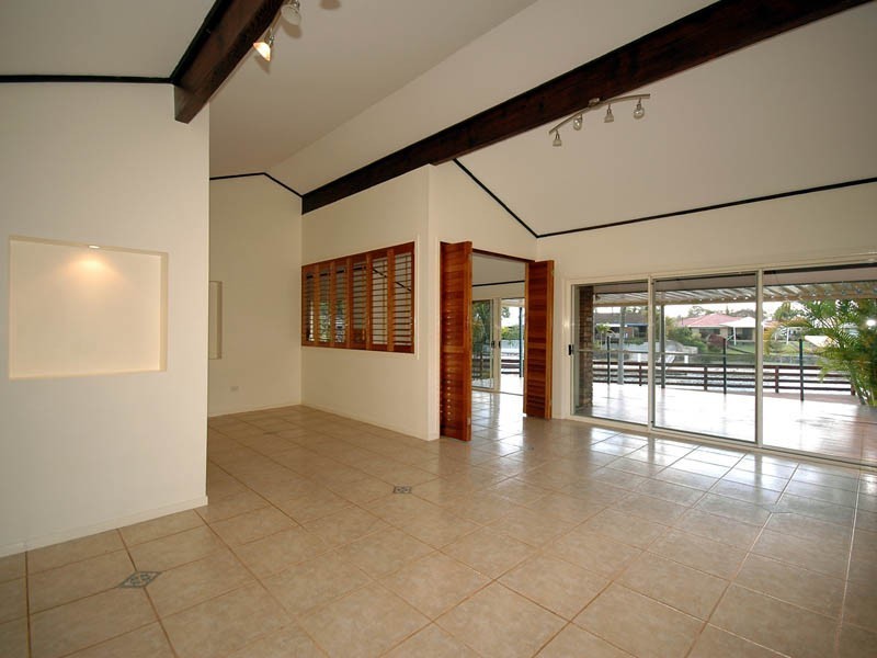 6 Cedar Place, Broadbeach Waters QLD 4218