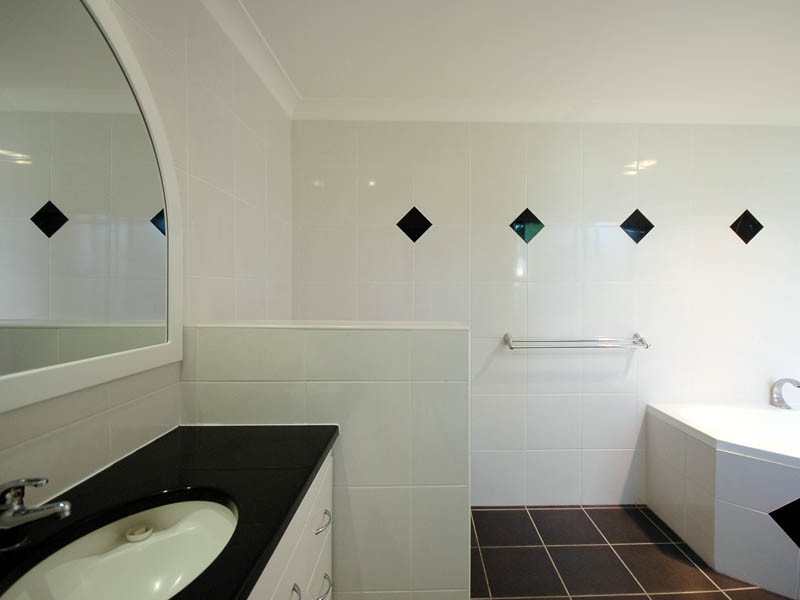 6 Cedar Place, Broadbeach Waters QLD 4218
