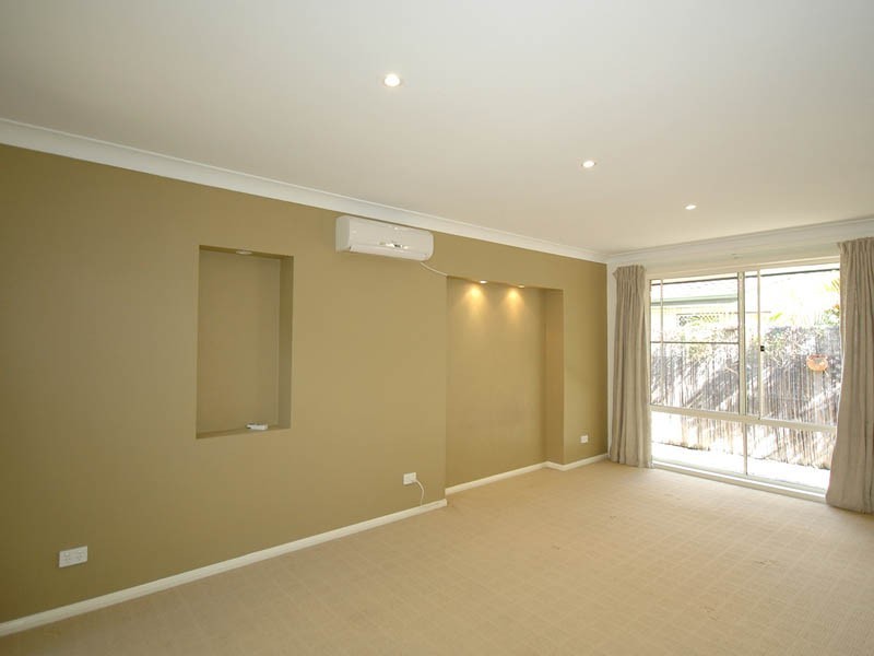 6 Cedar Place, Broadbeach Waters QLD 4218