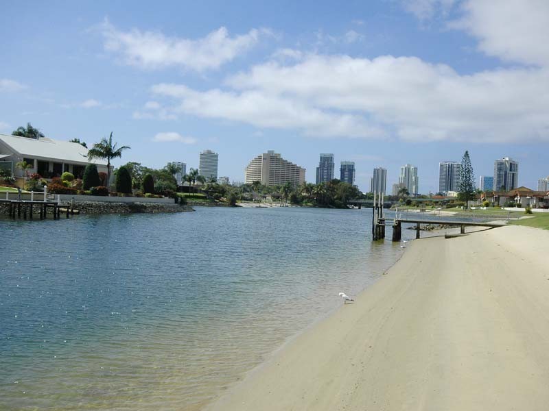 9/53 Hooker Blvd, Broadbeach Waters QLD 4218