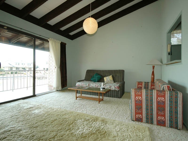 9/53 Hooker Blvd, Broadbeach Waters QLD 4218