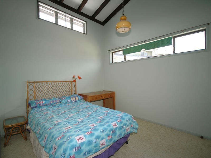 9/53 Hooker Blvd, Broadbeach Waters QLD 4218