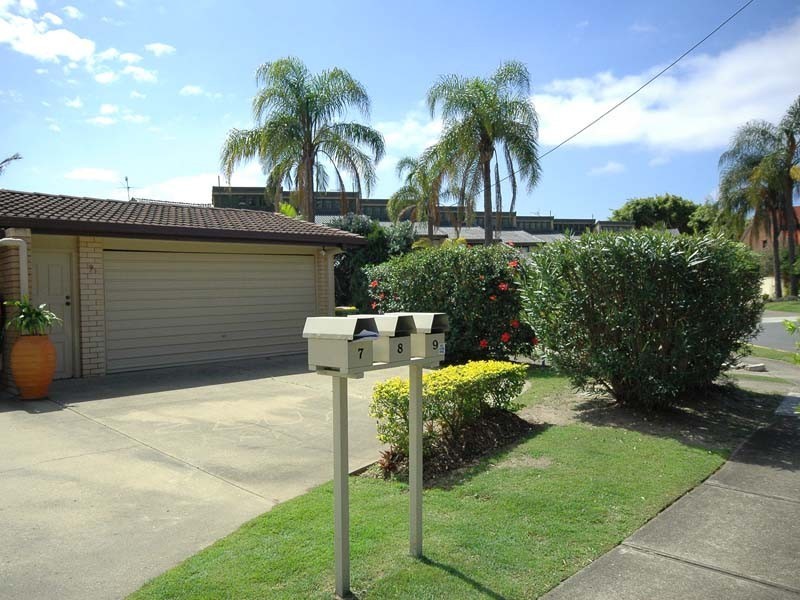 9/53 Hooker Blvd, Broadbeach Waters QLD 4218