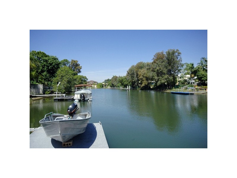 13A Garden Grove, Carrara QLD 4211
