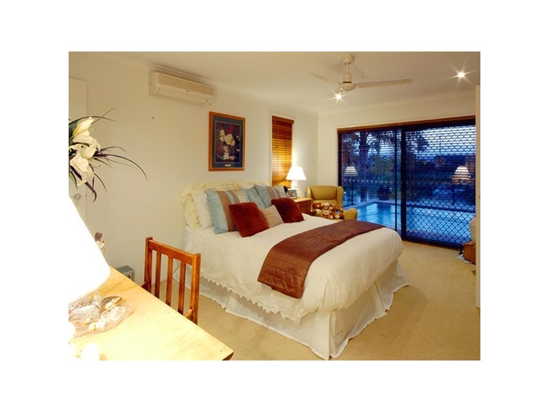 13A Garden Grove, Carrara QLD 4211