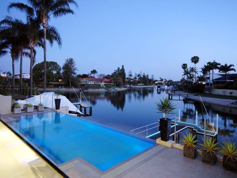 343 Monaco Street, Broadbeach Waters QLD 4218