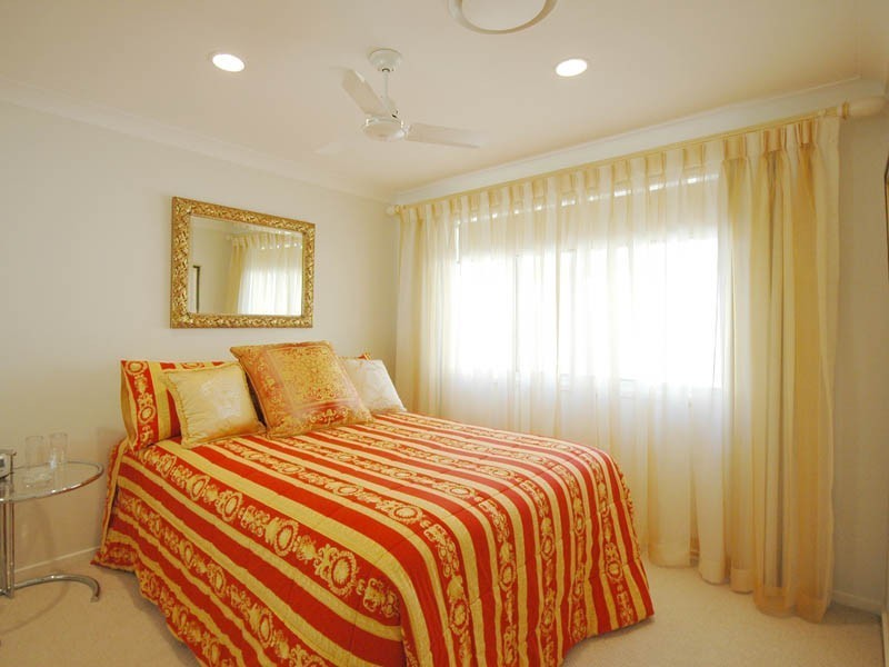 343 Monaco Street, Broadbeach Waters QLD 4218