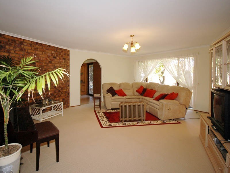 13 Huon Street, Broadbeach Waters QLD 4218
