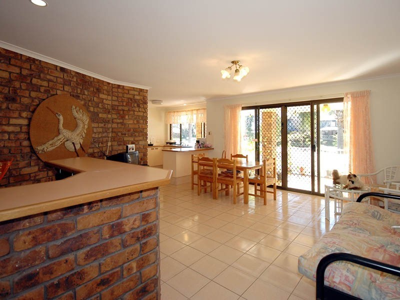 13 Huon Street, Broadbeach Waters QLD 4218
