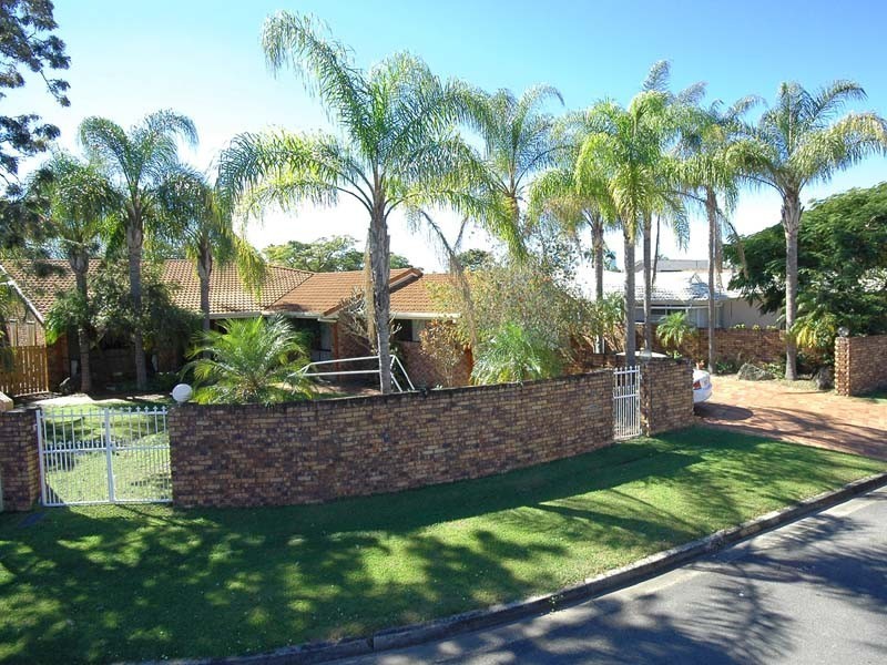 13 Huon Street, Broadbeach Waters QLD 4218