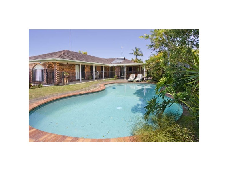 7 Wanneroo Court, Mermaid Waters QLD 4218