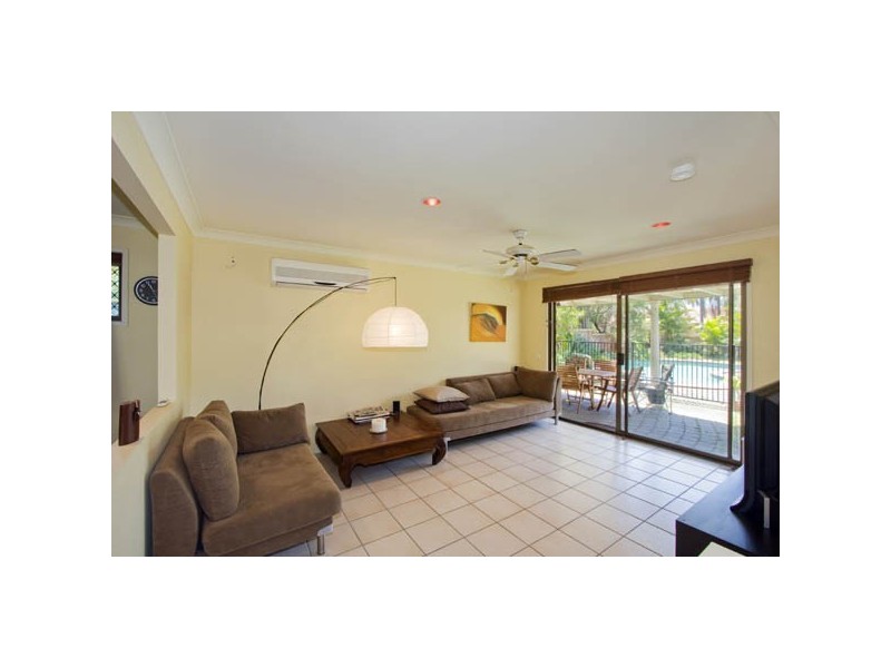 7 Wanneroo Court, Mermaid Waters QLD 4218