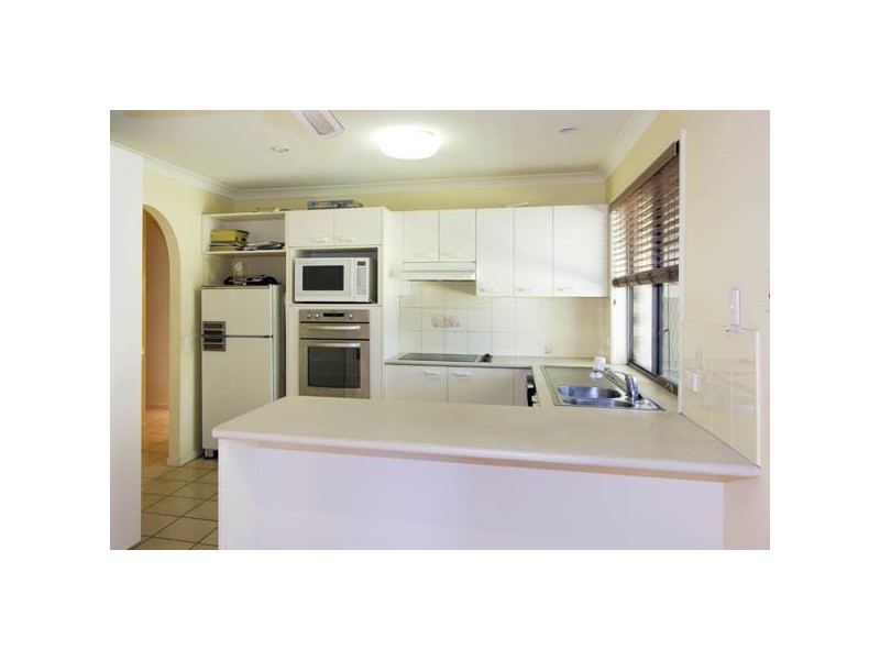 7 Wanneroo Court, Mermaid Waters QLD 4218