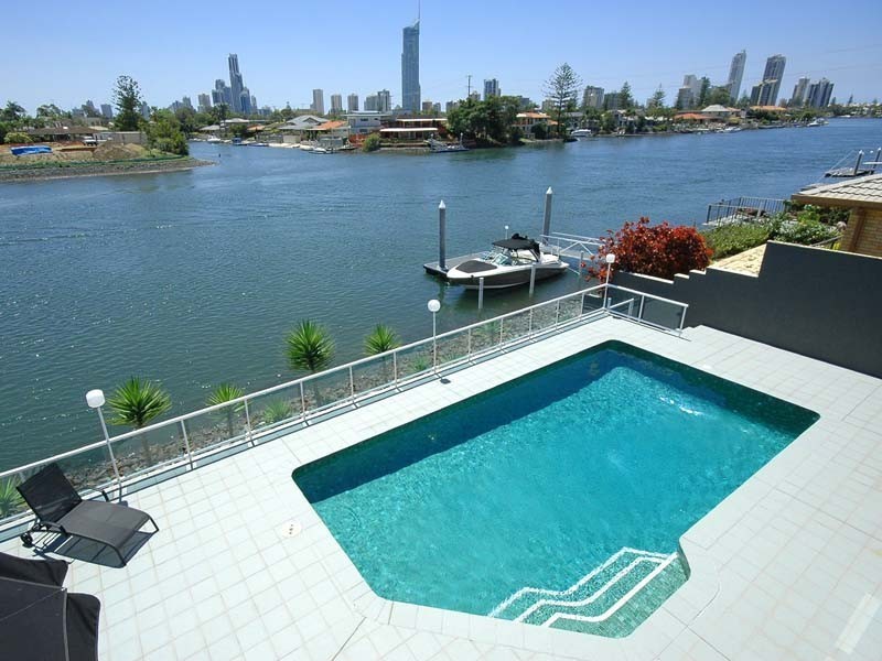 39 Furlong Street, Broadbeach Waters QLD 4218