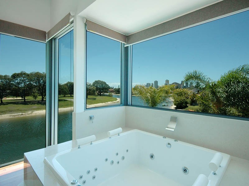 162 Rio Vista Boulevard, Broadbeach Waters QLD 4218