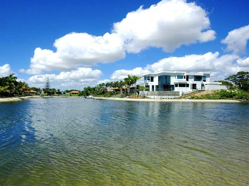 162 Rio Vista Boulevard, Broadbeach Waters QLD 4218