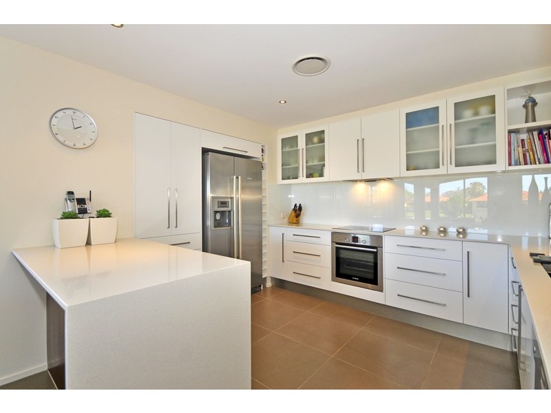 23 Delungra Street, Broadbeach Waters QLD 4218