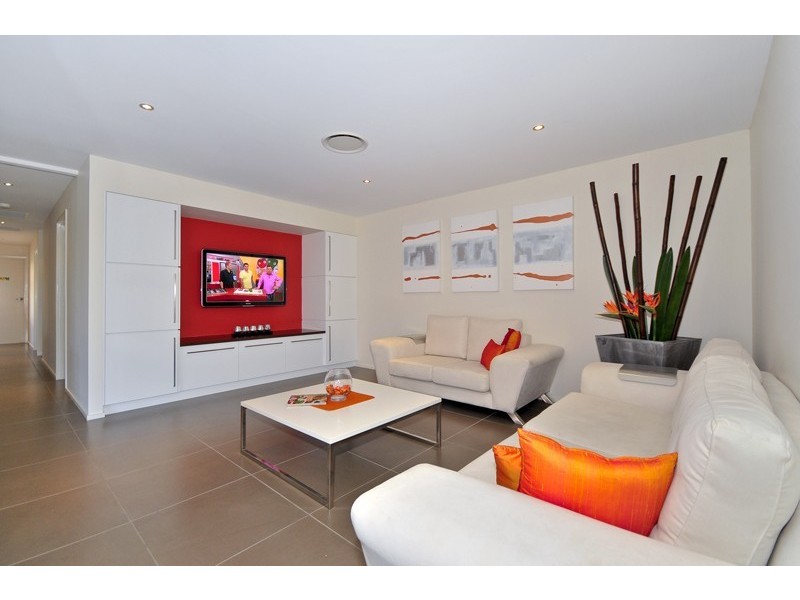 23 Delungra Street, Broadbeach Waters QLD 4218
