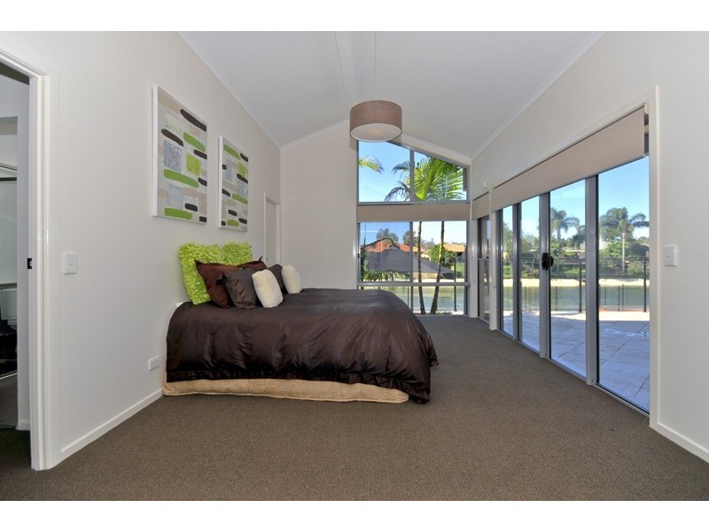 23 Delungra Street, Broadbeach Waters QLD 4218