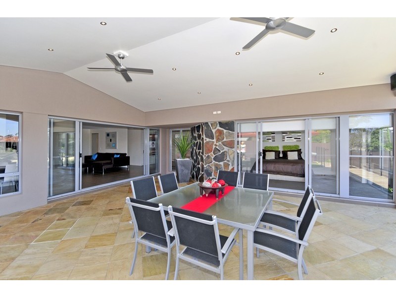 23 Delungra Street, Broadbeach Waters QLD 4218