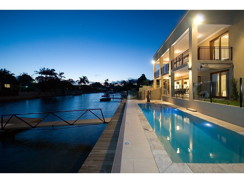 14 Monte Vista Court, Broadbeach Waters QLD 4218