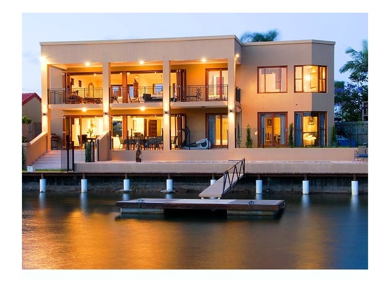 14 Monte Vista Court, Broadbeach Waters QLD 4218