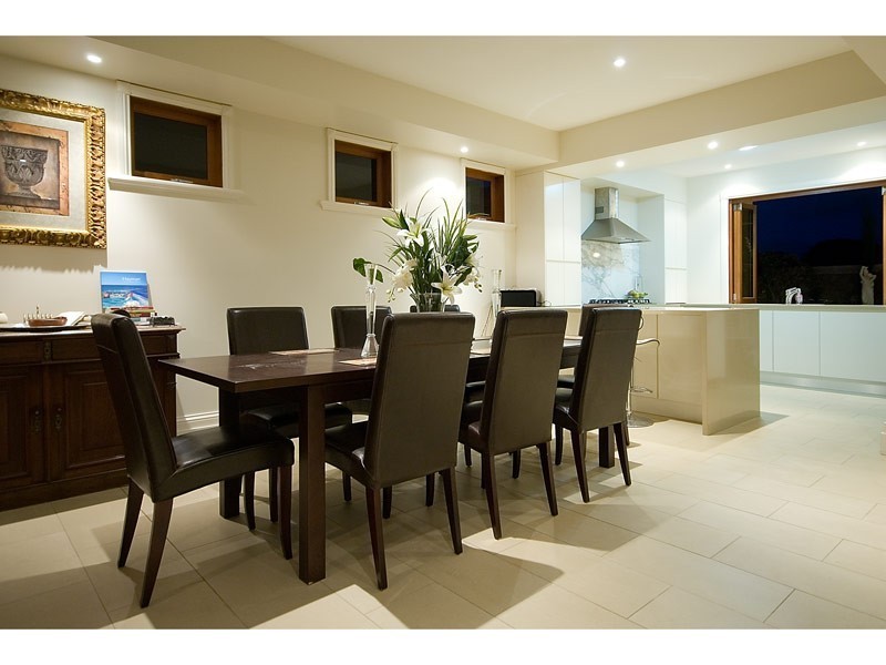 14 Monte Vista Court, Broadbeach Waters QLD 4218