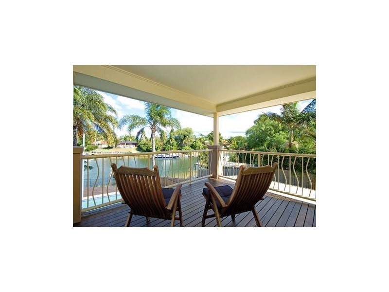 1 Lakeside Avenue, Broadbeach Waters QLD 4218