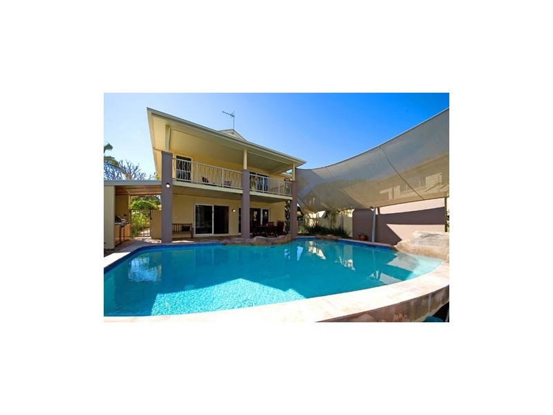 1 Lakeside Avenue, Broadbeach Waters QLD 4218