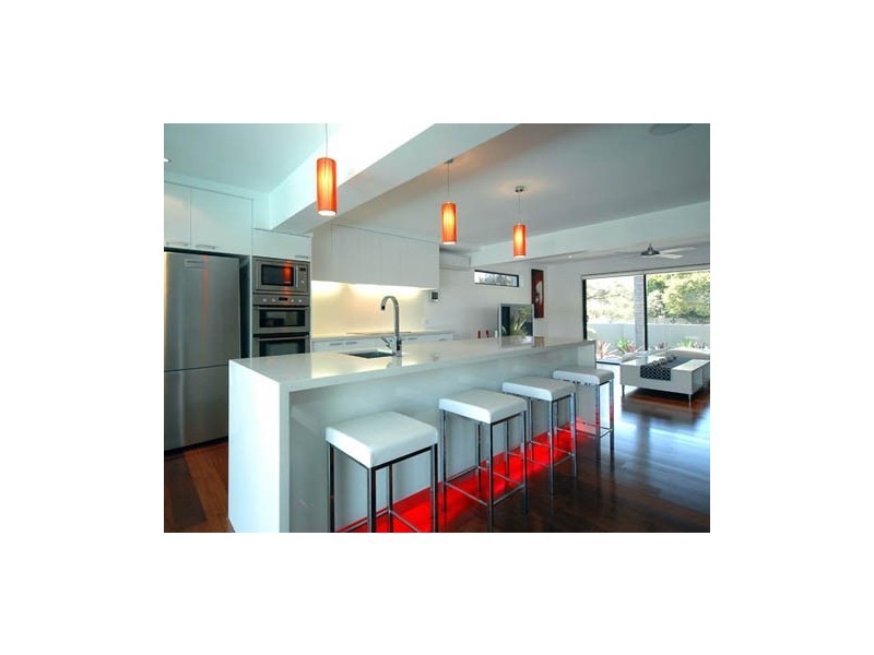 7 Rudd Street, Broadbeach Waters QLD 4218