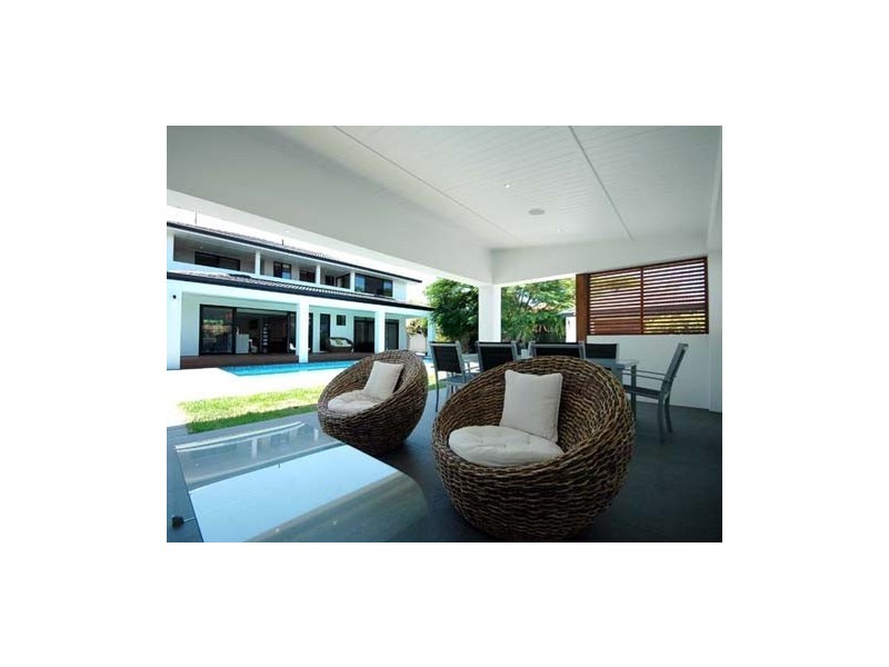 7 Rudd Street, Broadbeach Waters QLD 4218