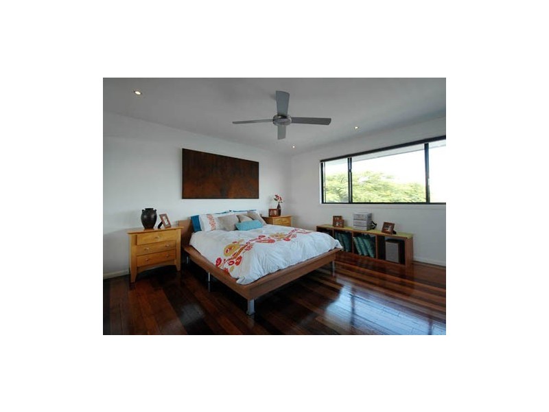 7 Rudd Street, Broadbeach Waters QLD 4218