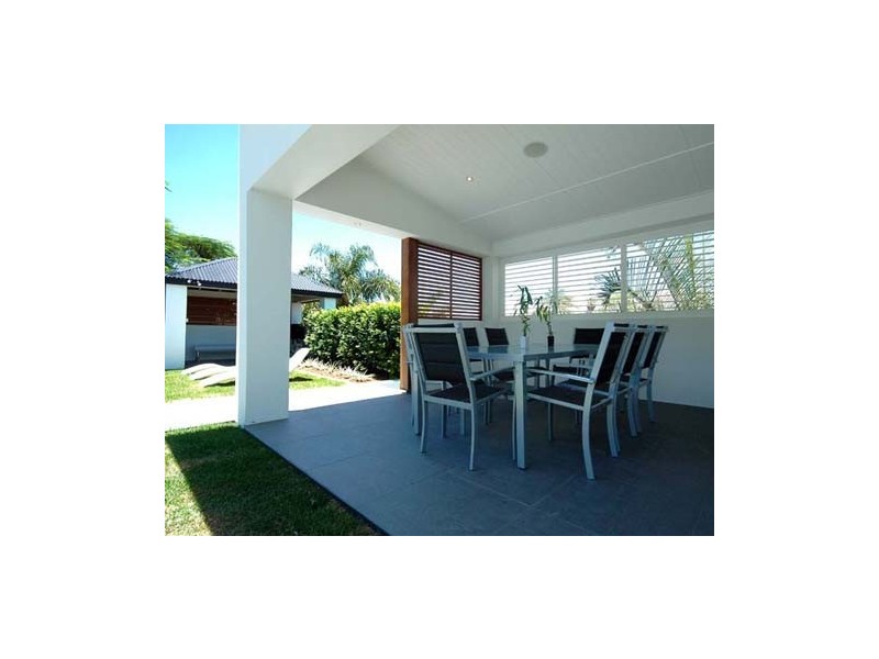 7 Rudd Street, Broadbeach Waters QLD 4218