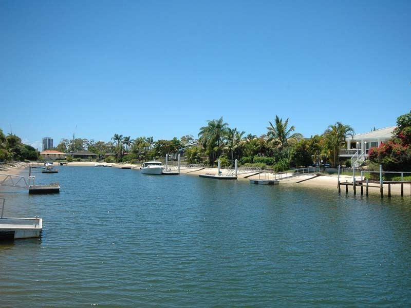 7 Rudd Street, Broadbeach Waters QLD 4218