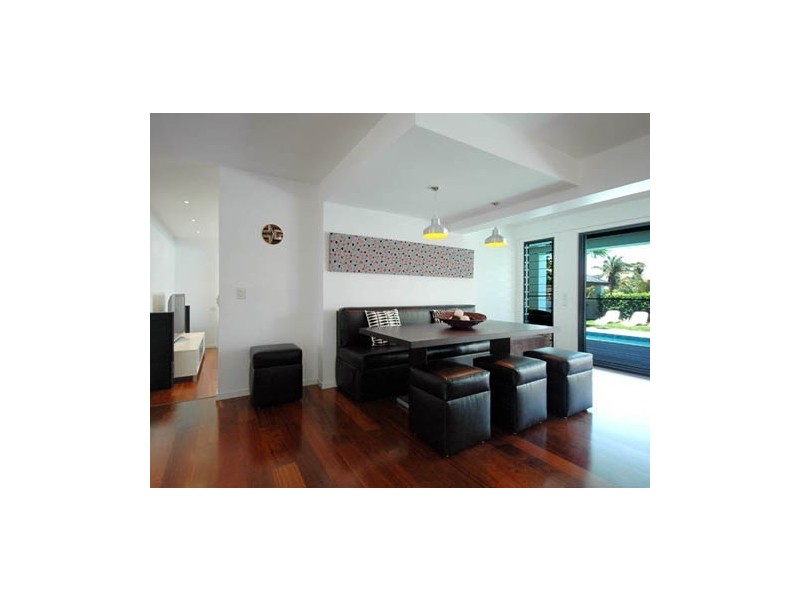 7 Rudd Street, Broadbeach Waters QLD 4218