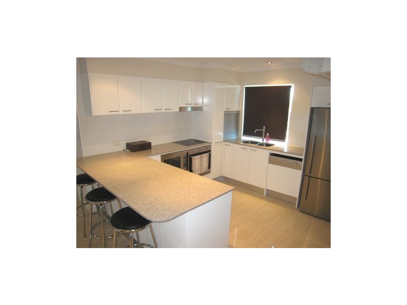 12/5 Aruma Street, Chevron Island QLD 4217