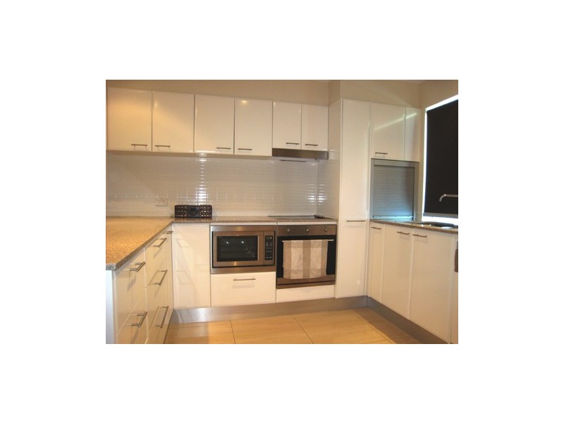 12/5 Aruma Street, Chevron Island QLD 4217